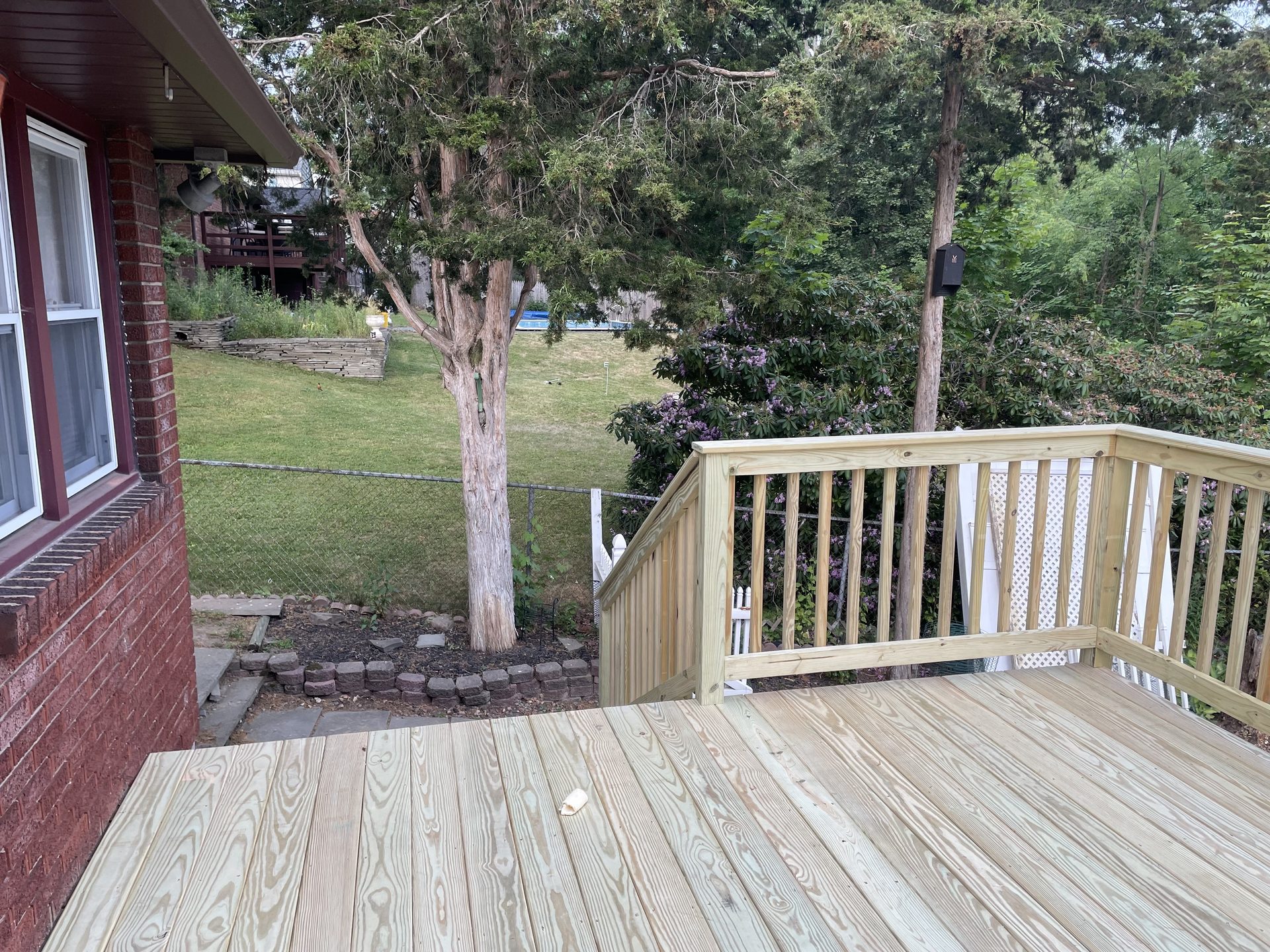 Deck with overhead structure, SKJ Builders NY